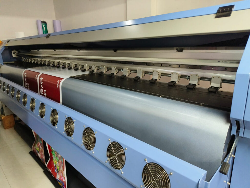 Digital printing machine at Shabdshree Digital Kurundwad